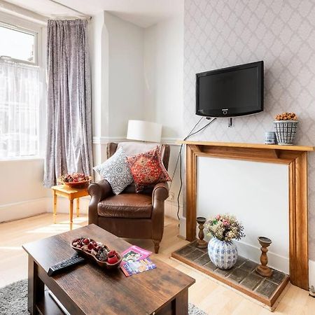 Travellers' Choice In Harwich-Essex Villa Екстериор снимка