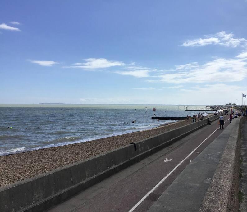 Travellers' Choice In Harwich-Essex Villa Екстериор снимка