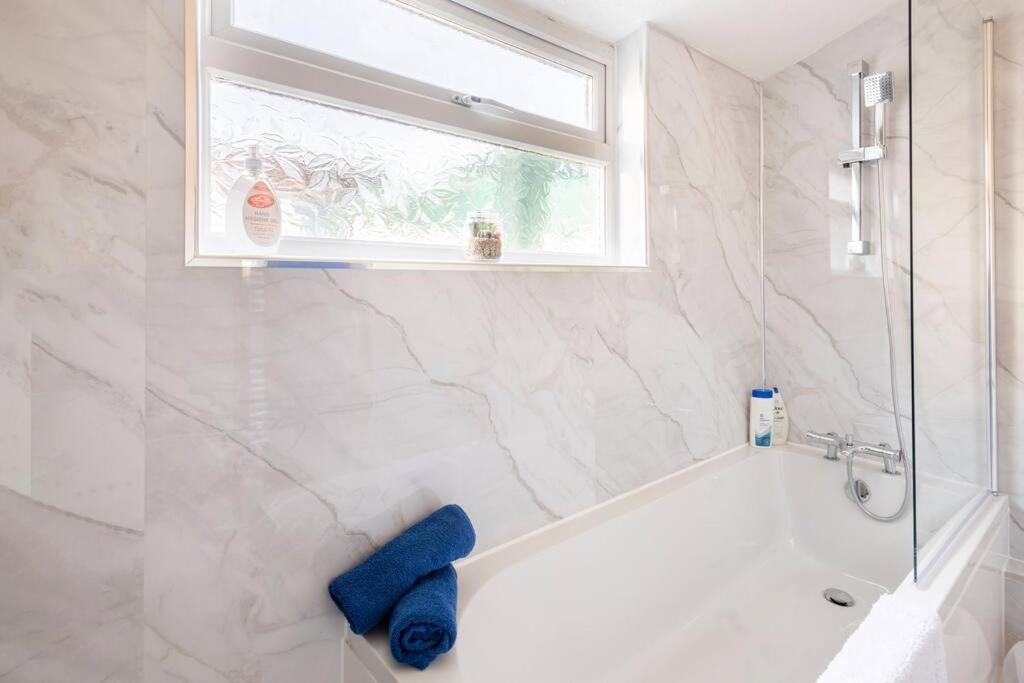 Travellers' Choice In Harwich-Essex Villa Екстериор снимка
