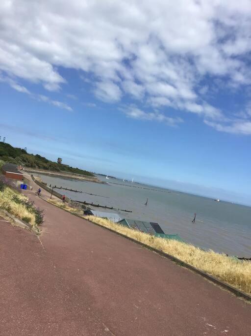 Travellers' Choice In Harwich-Essex Villa Екстериор снимка
