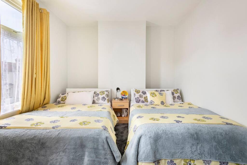 Travellers' Choice In Harwich-Essex Villa Екстериор снимка