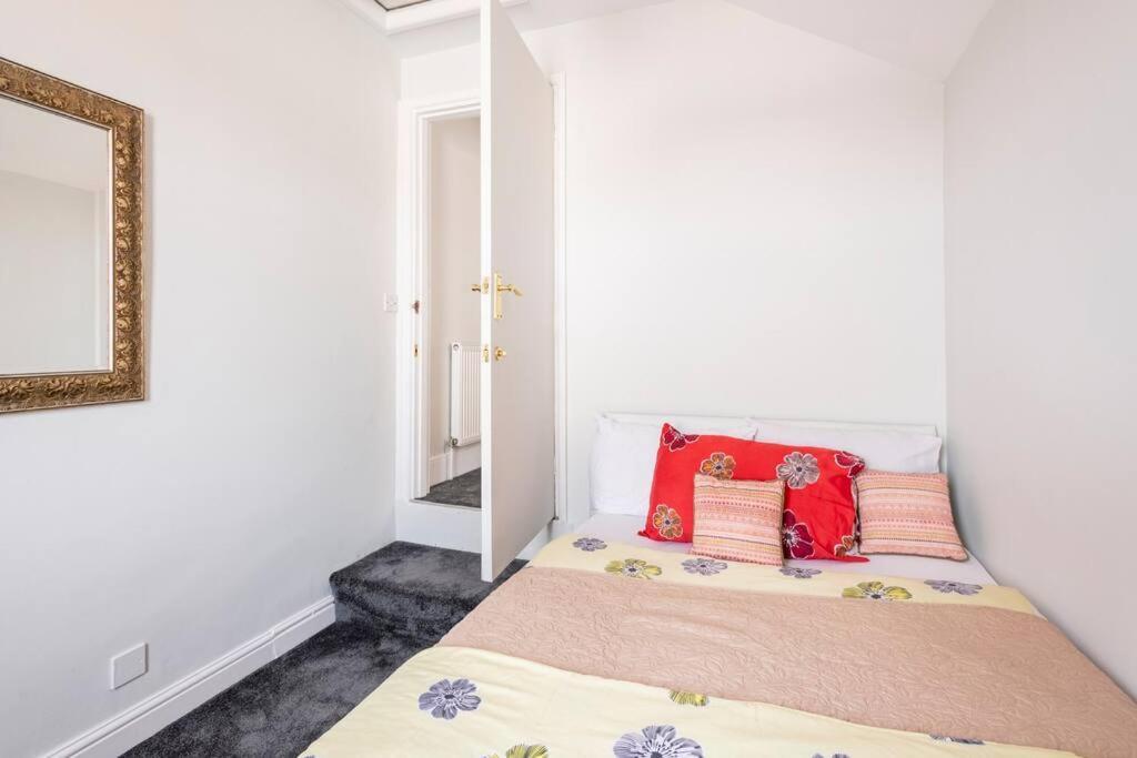 Travellers' Choice In Harwich-Essex Villa Екстериор снимка