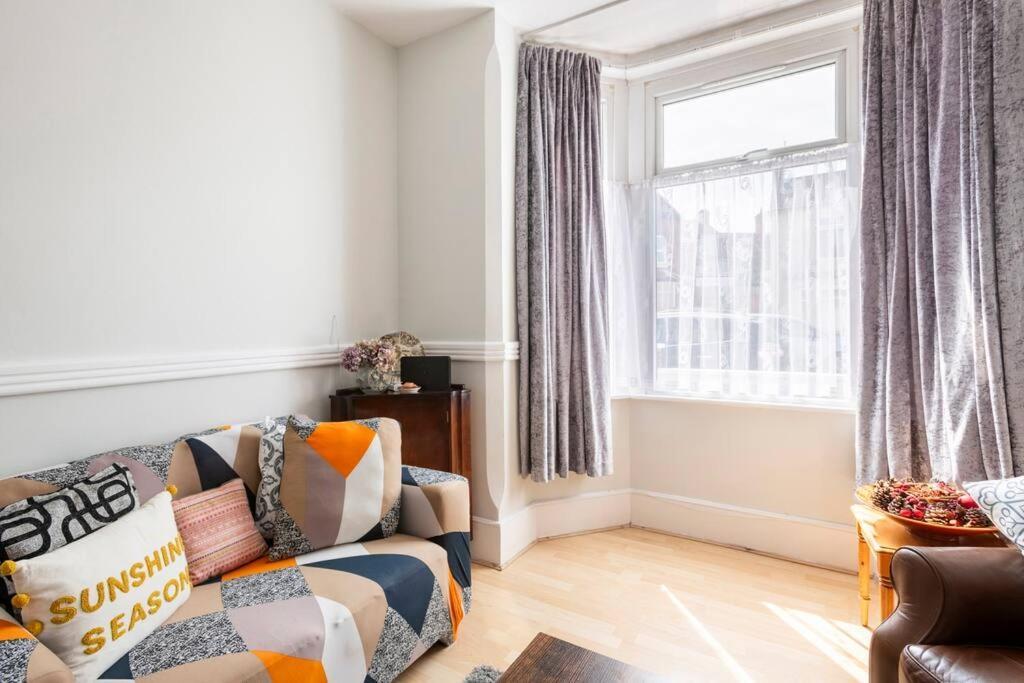 Travellers' Choice In Harwich-Essex Villa Екстериор снимка