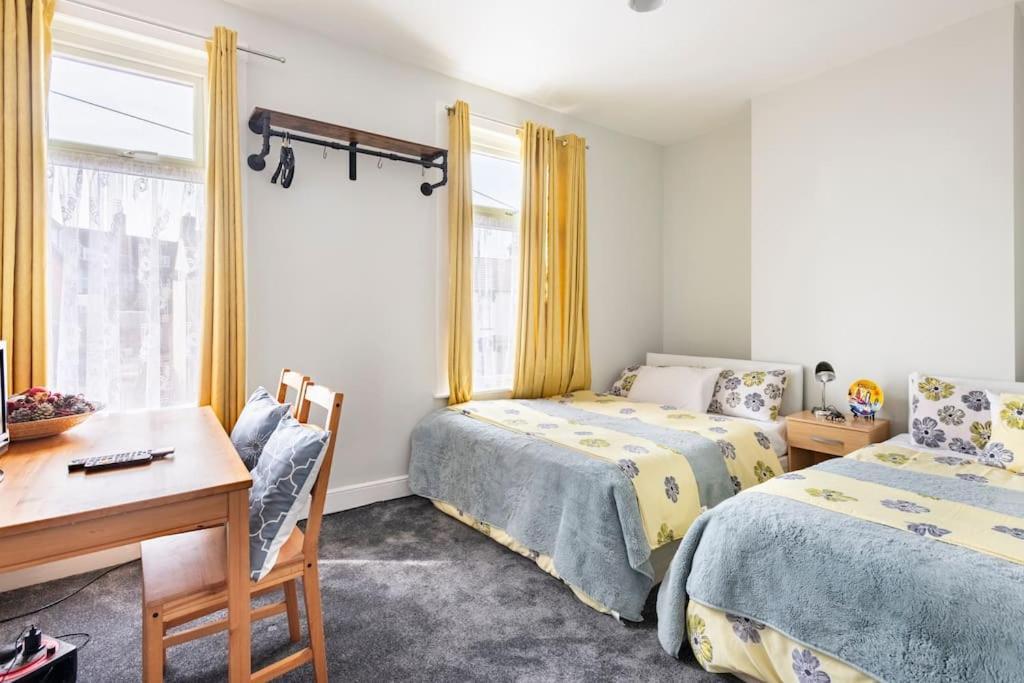 Travellers' Choice In Harwich-Essex Villa Екстериор снимка
