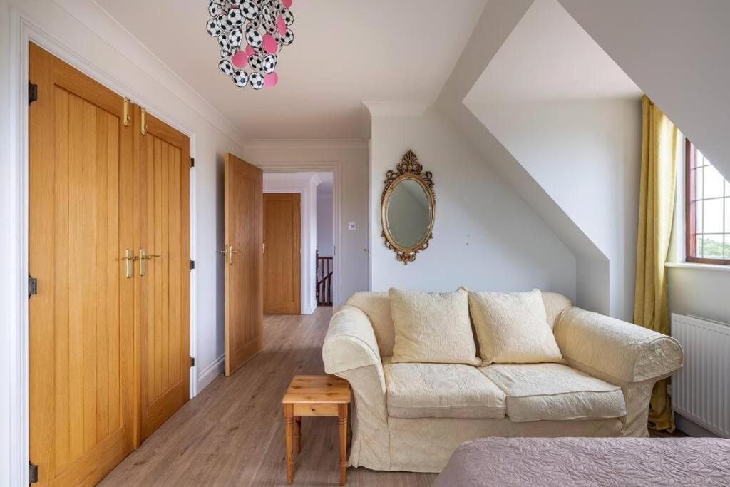 Travellers' Choice In Harwich-Essex Villa Екстериор снимка